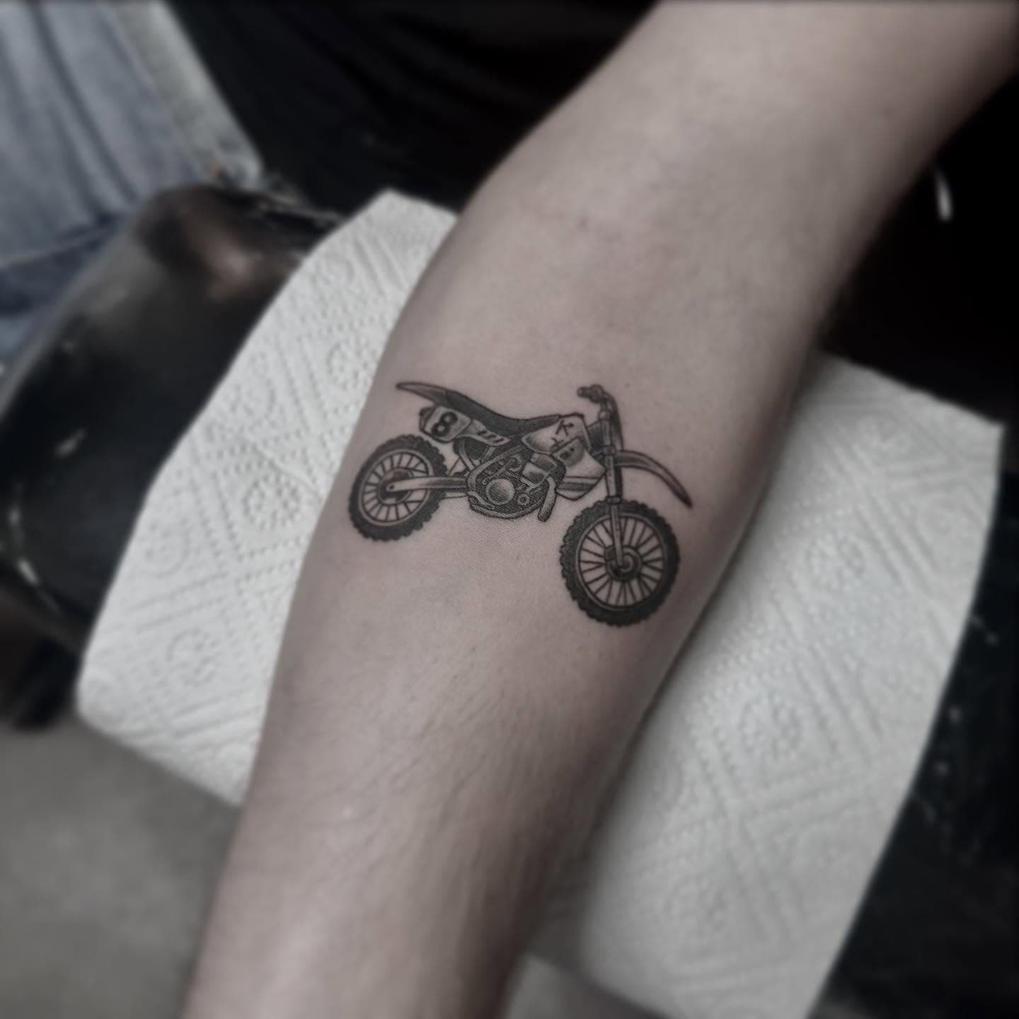 Tatouage réalisé par Ben au Tattoo Studio Tewfick à Angers