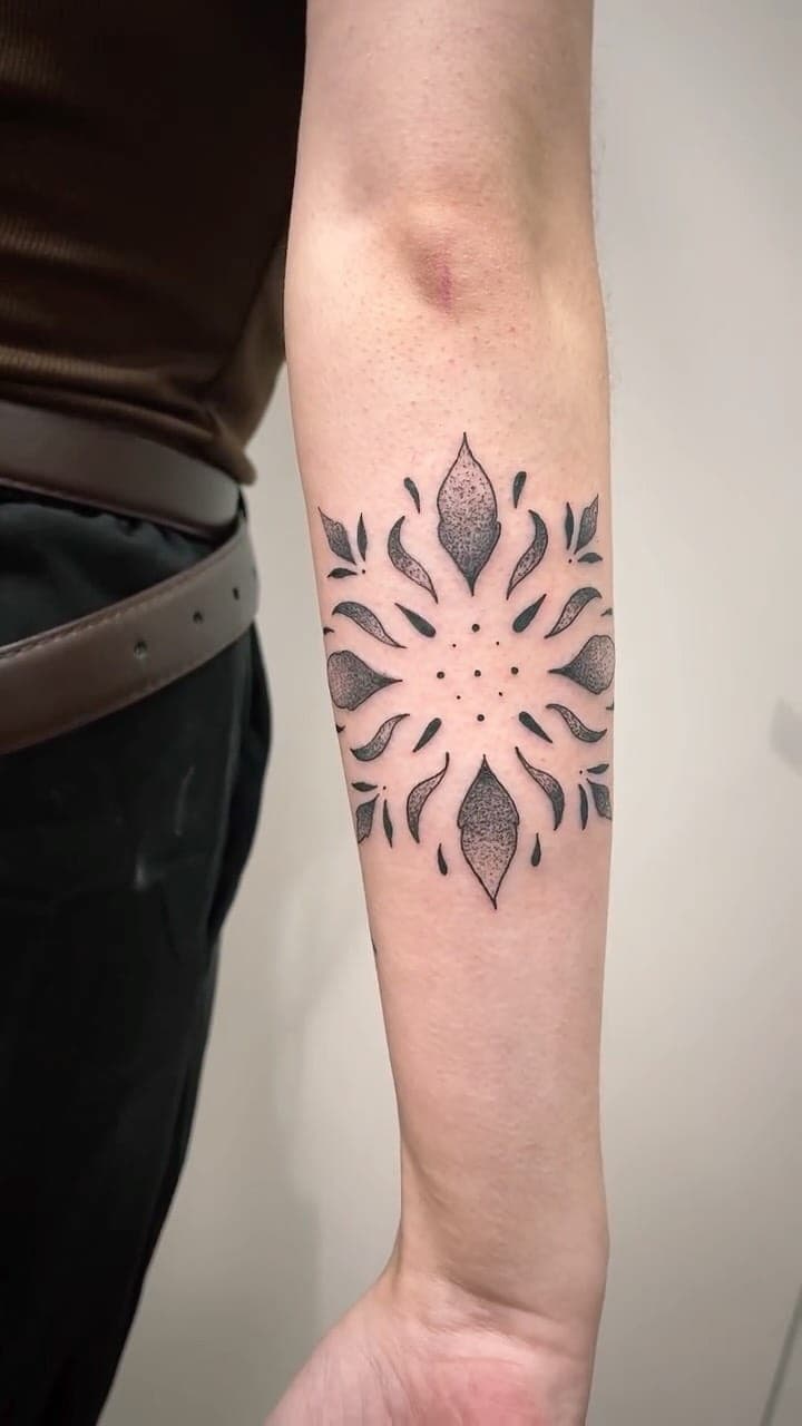Tatouage réalisé par Yon au Tattoo Studio Tewfick à Angers