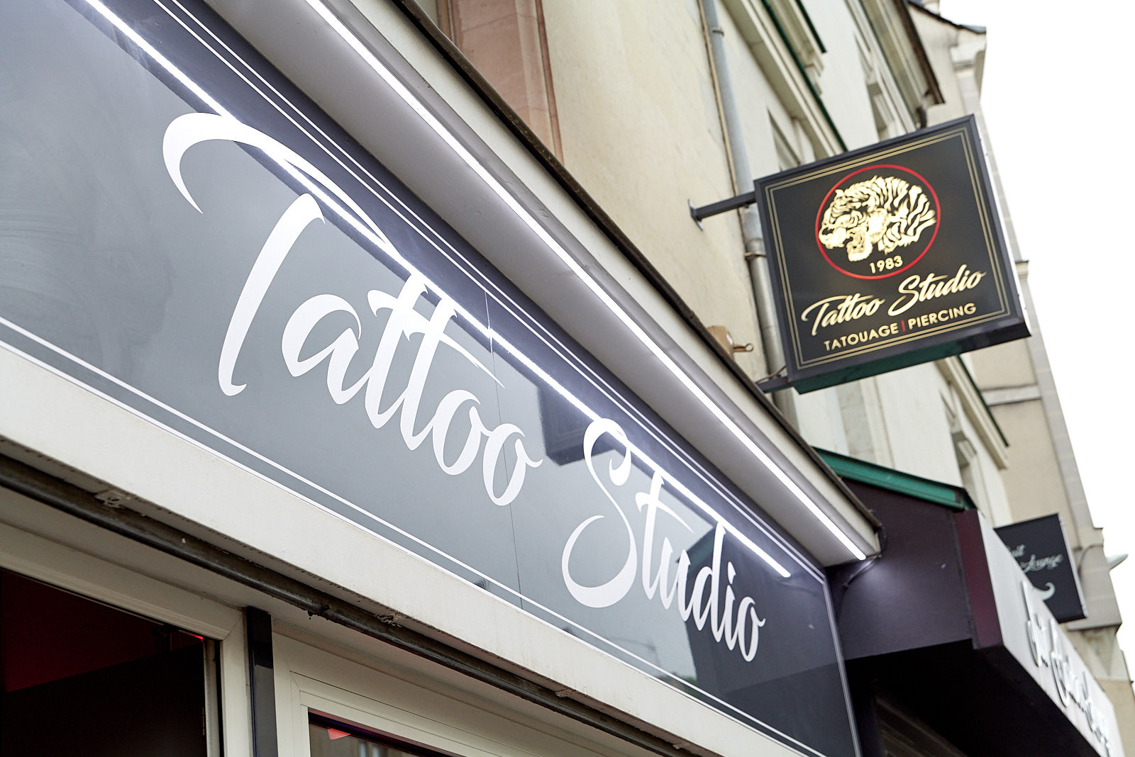 Tatouage Et Piercing Angers Photos Tattoo Studio Tewfick - Le Studio